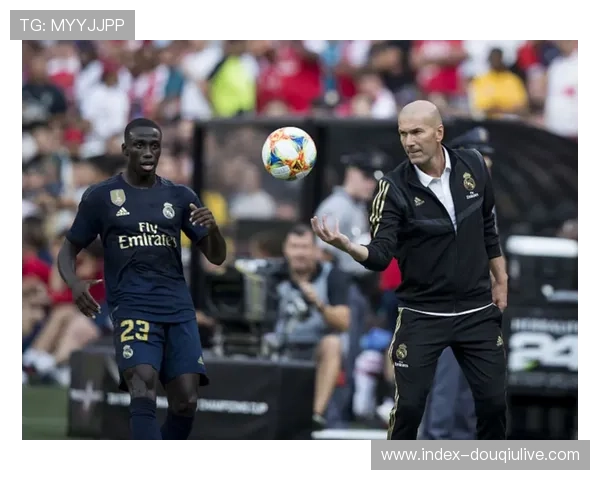 皇马缺席特巴斯主持裁判会议，俱乐部与联盟矛盾公开化