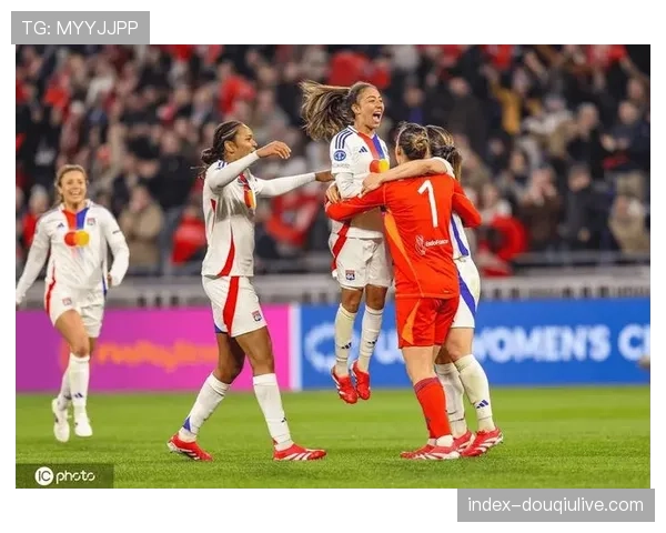 女子欧冠:里昂女足与巴萨女足会师决赛 女子欧冠:里昂女足与巴萨女足会师决赛